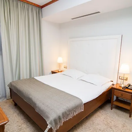 Decebal 4* Bucharest