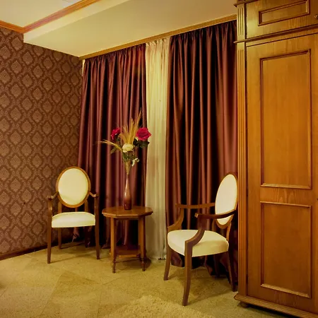 Decebal Hotel