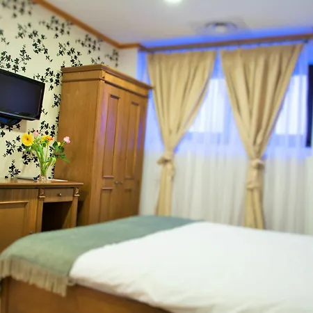 Decebal 4* Bucharest
