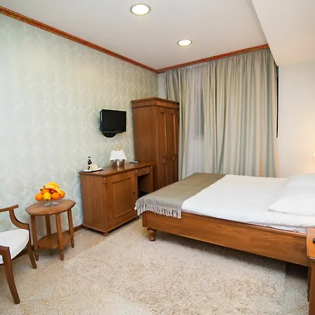 Decebal 4* Bucharest